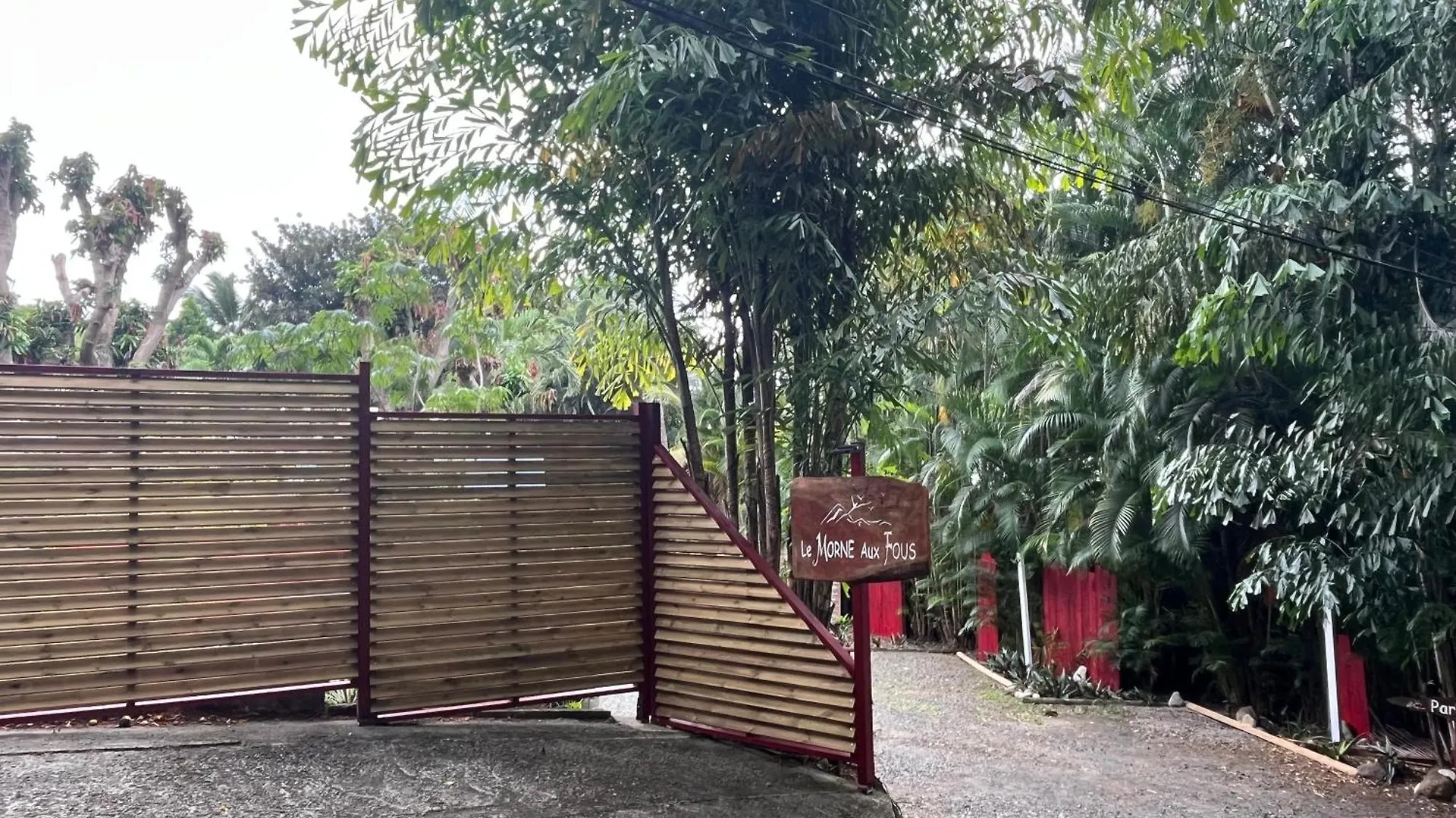 بيت ضيافة Le Morne Aux F0Us Cabanes & Jardin Tropical ديساي