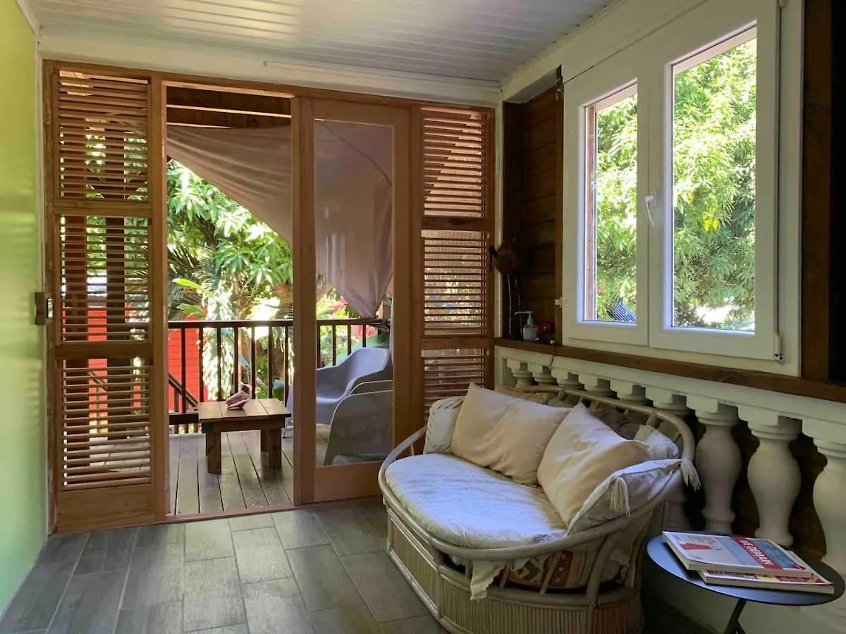 Le Morne Aux F0Us Cabanes & Jardin Tropical ديساي 0*,